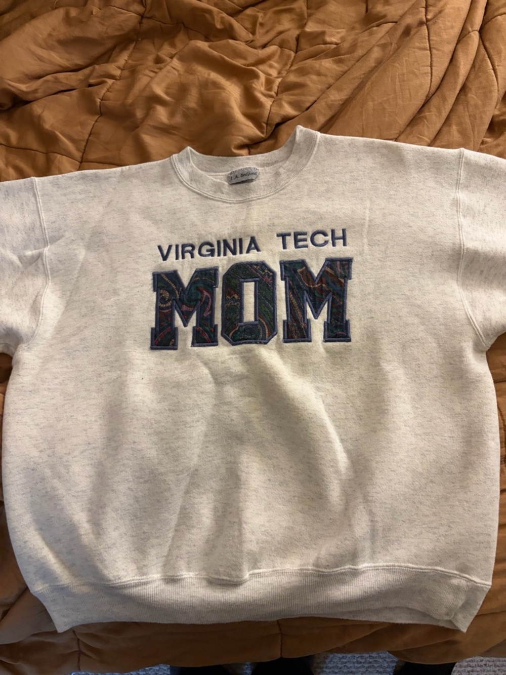Embroidered Paisley Virginia Tech MOM Crewneck Sweatshirt - light gray